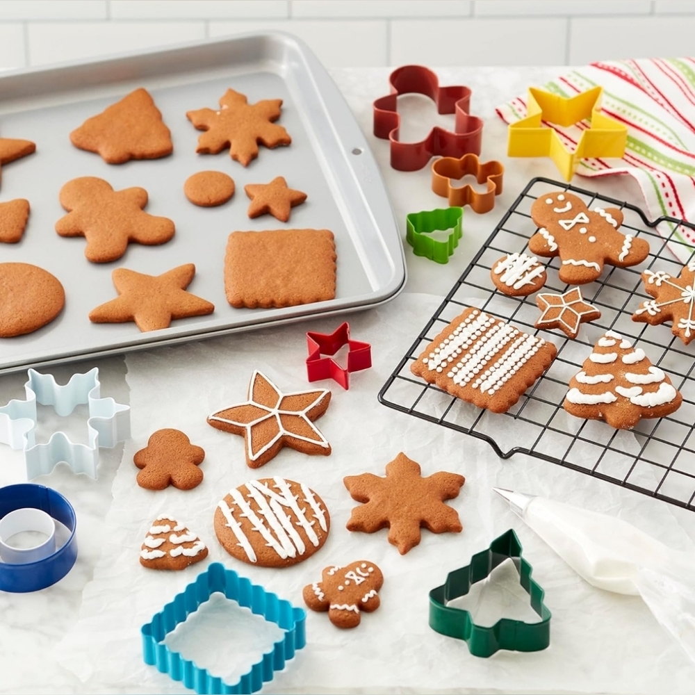 Wilton-Cookie Christmas Baking Gift Set 12 Piece Pan, Cooling Rack Sheet Cutters